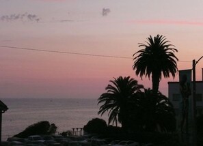 Estacionamento no local, recomenda-se utilizar um carro