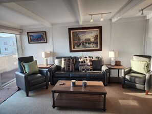 Smart-TV, DVD-Player, Bücher