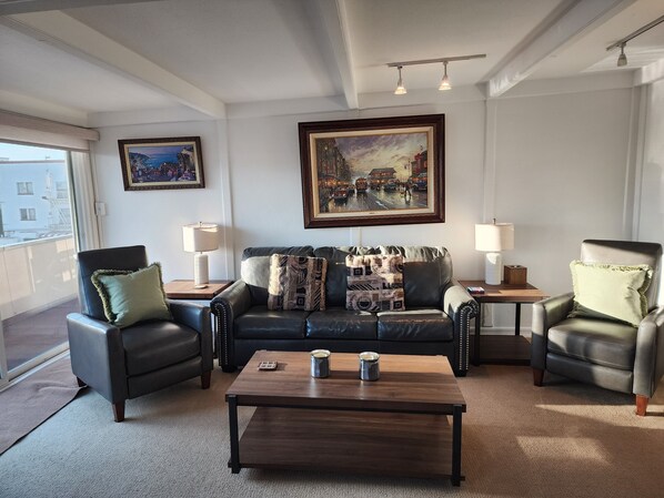 Smart TV, DVD player, books