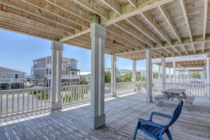Outdoor dining - Luxury Oceanview 5BR, 2 Masters, Elevator, Huge Private Pool (Ocean Isle Beach)