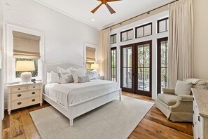 6 bedrooms, iron/ironing board, Internet, bed sheets