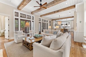 Televisión y reproductor de DVD 