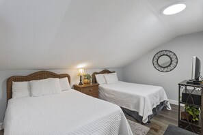 3 bedrooms, iron/ironing board, Internet, bed sheets