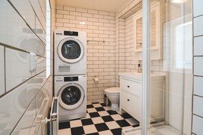 Bathroom - G19 Boutique Apartments (Akureyri)