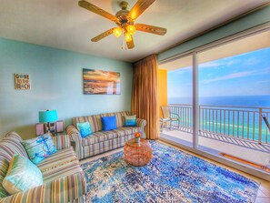 Smart TV, tenis de mesa, libros y videoteca