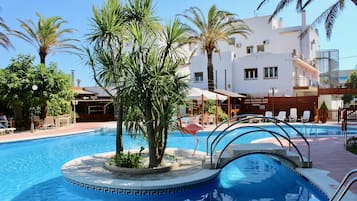 Seasonal outdoor pool, sun loungers