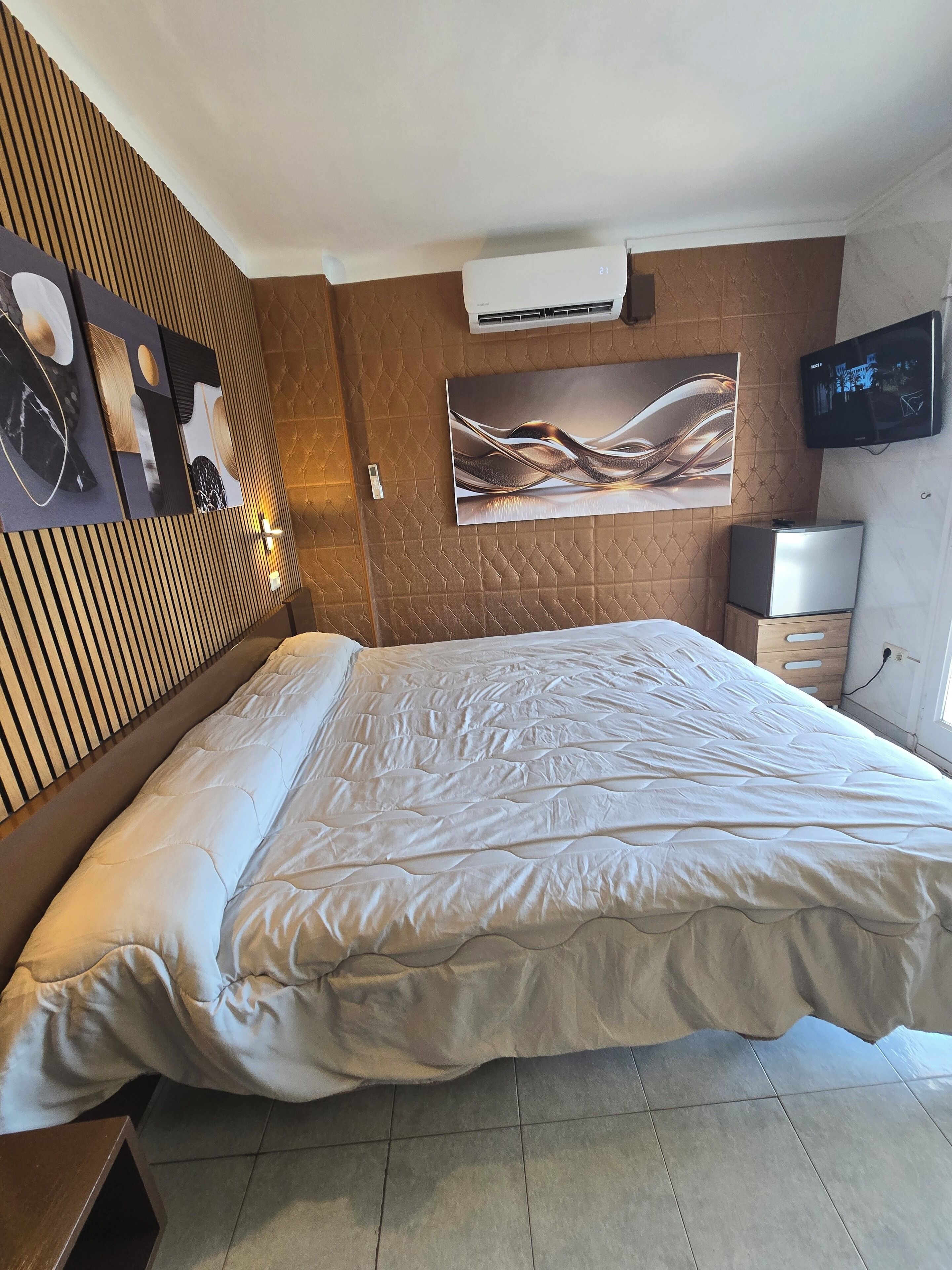 双人房, 阳台 | 高档床上用品、办公桌、免费 WiFi、床单