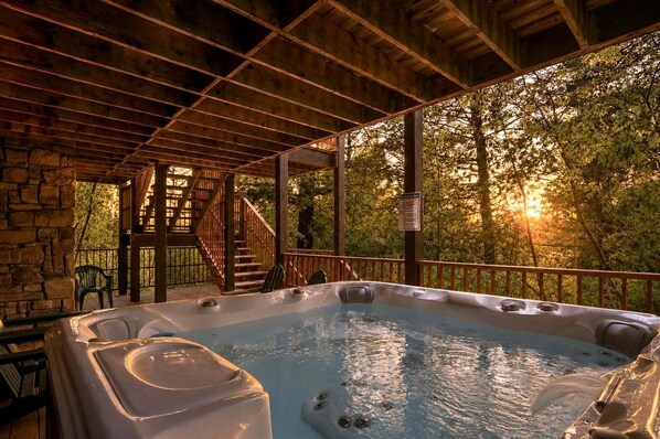 Outdoor spa tub