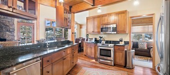RMR: The Village House in Teton Village