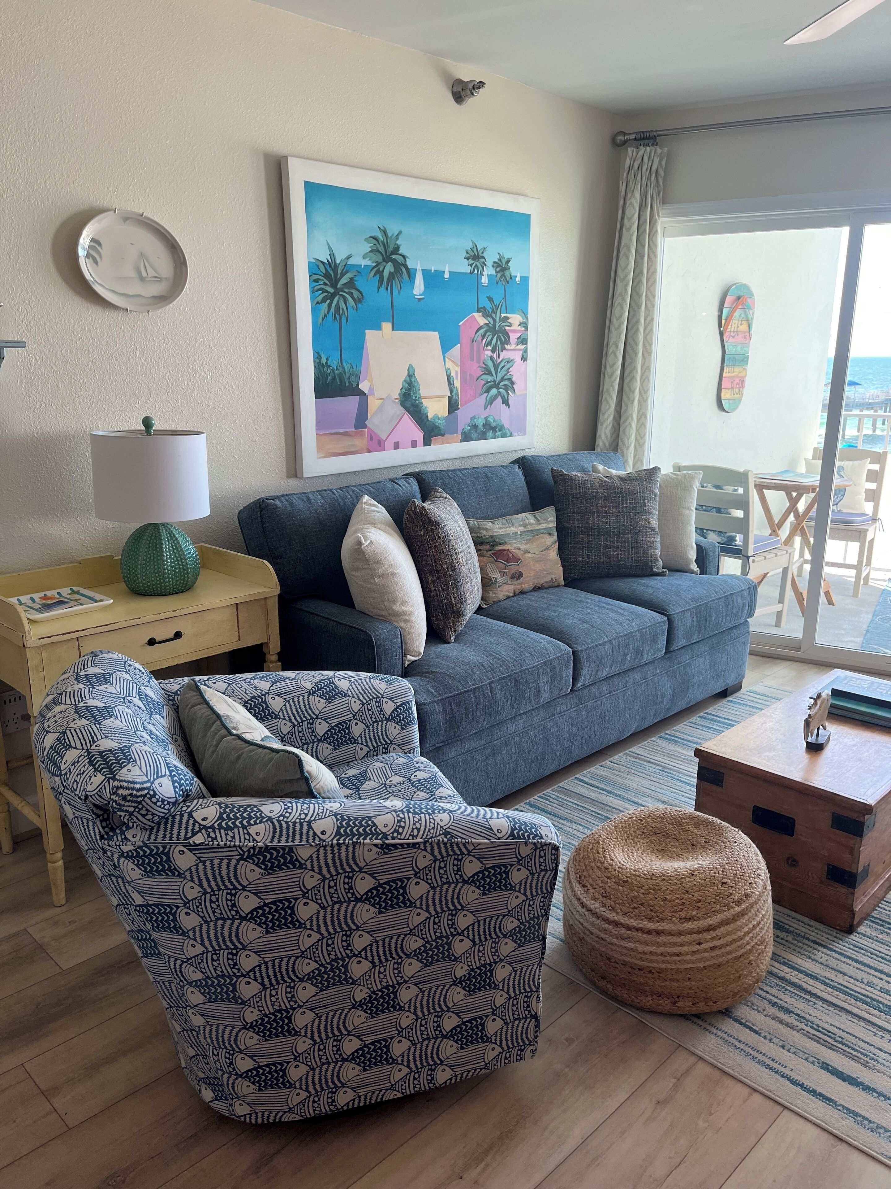 智能電視、DVD 播放機、音響