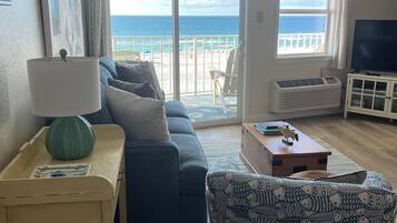 Smart TV, DVD player, stereo