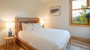 2 bedrooms, iron/ironing board, travel crib, WiFi