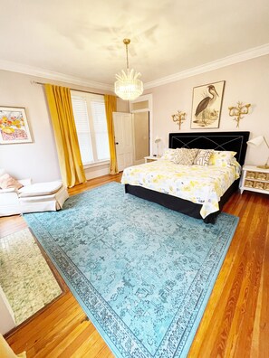 4 slaapkamers, een strijkplank/strijkijzer, gratis wifi, beddengoed