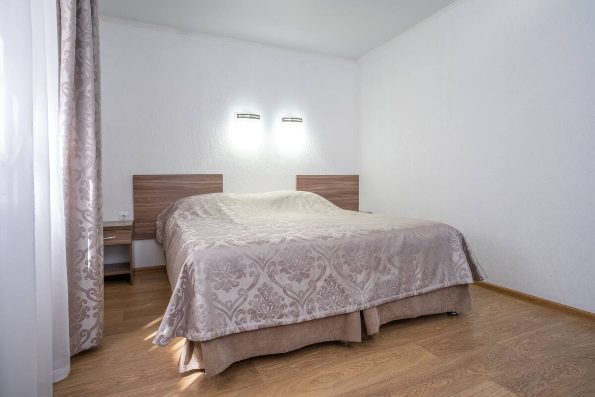 Standard Double or Twin room (Basement, ceiling height 235 cm) | Premium bedding, minibar, in-room safe, desk