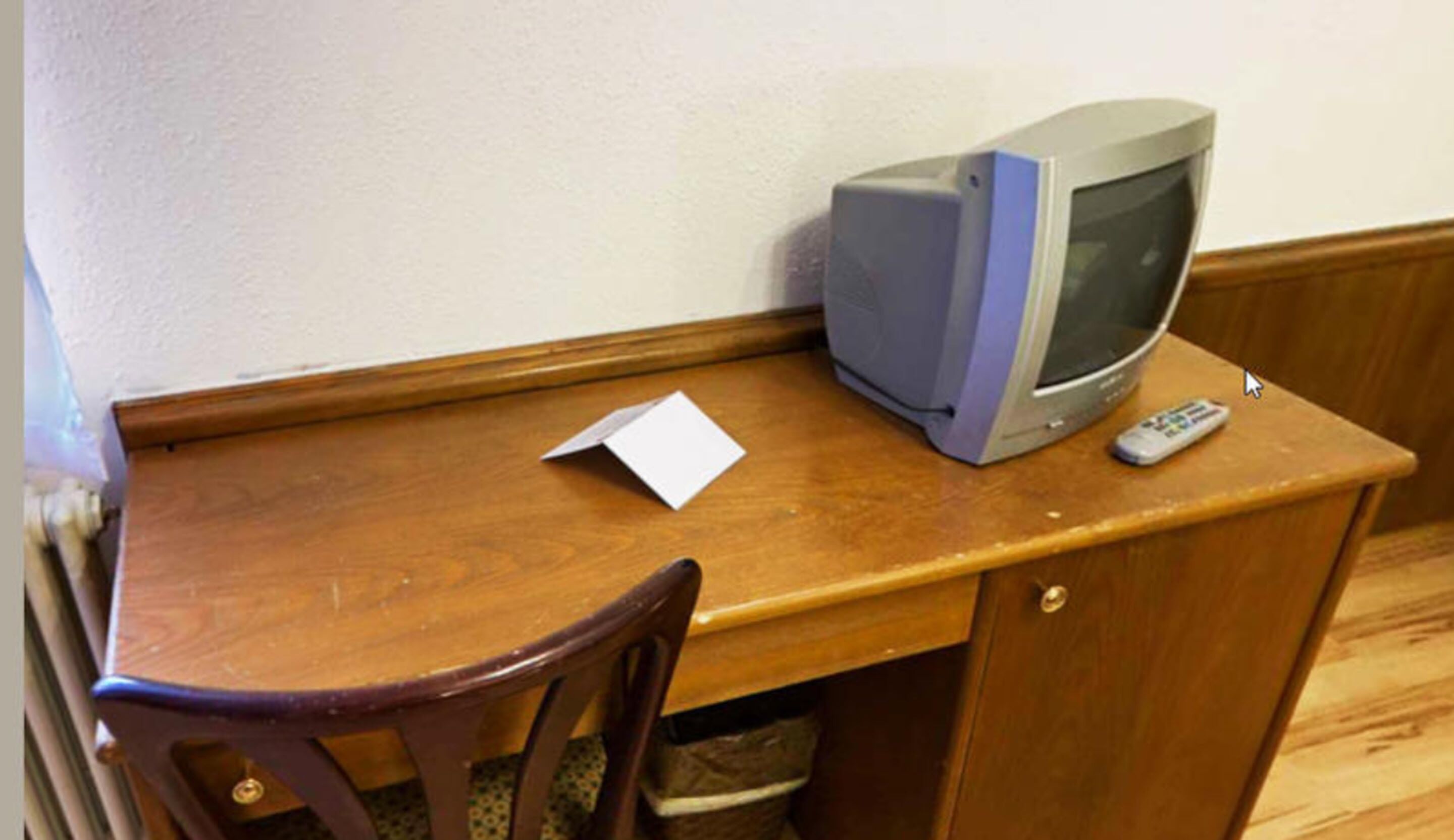 basic twin room | room amenity