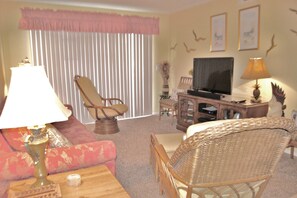 Apartment, 2 Schlafzimmer | Wohnbereich | Fernseher, DVD-Player