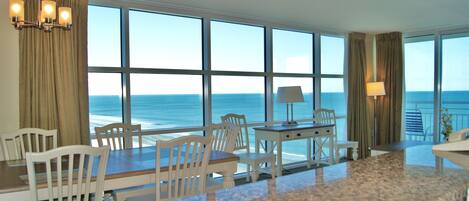 Condo, 3 chambres | Restauration
