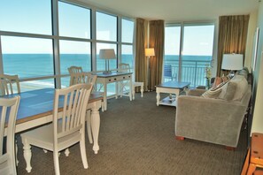 Living area - Seaside Resort 1003 3 Bedroom Condo by RedAwning (North Myrtle Beach)