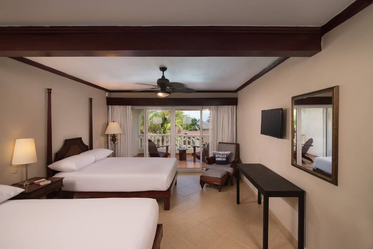 Basic Room | In-room safe, iron/ironing board