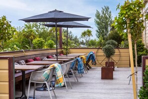 供應早餐、午餐、晚餐；現代歐洲菜