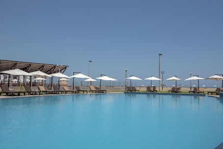 2 outdoor pools, sun loungers. DM Hoteles Asia