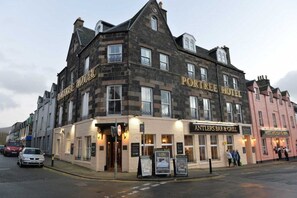 Exterior - The Portree Hotel (Portree)