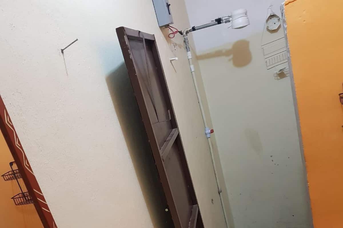 Family Room, Non Smoking (3 Bunk Beds ) | Bathroom | Shower, free toiletries, towels