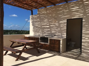 Premium Studio Suite, Balcony | Living area | Flat-screen TV