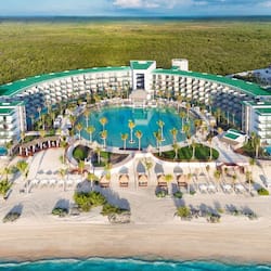 4 outdoor pools, free cabanas, pool umbrellas