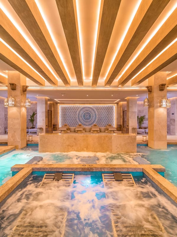 Couples treatment rooms, sauna, hot tub, steam room, Turkish bath