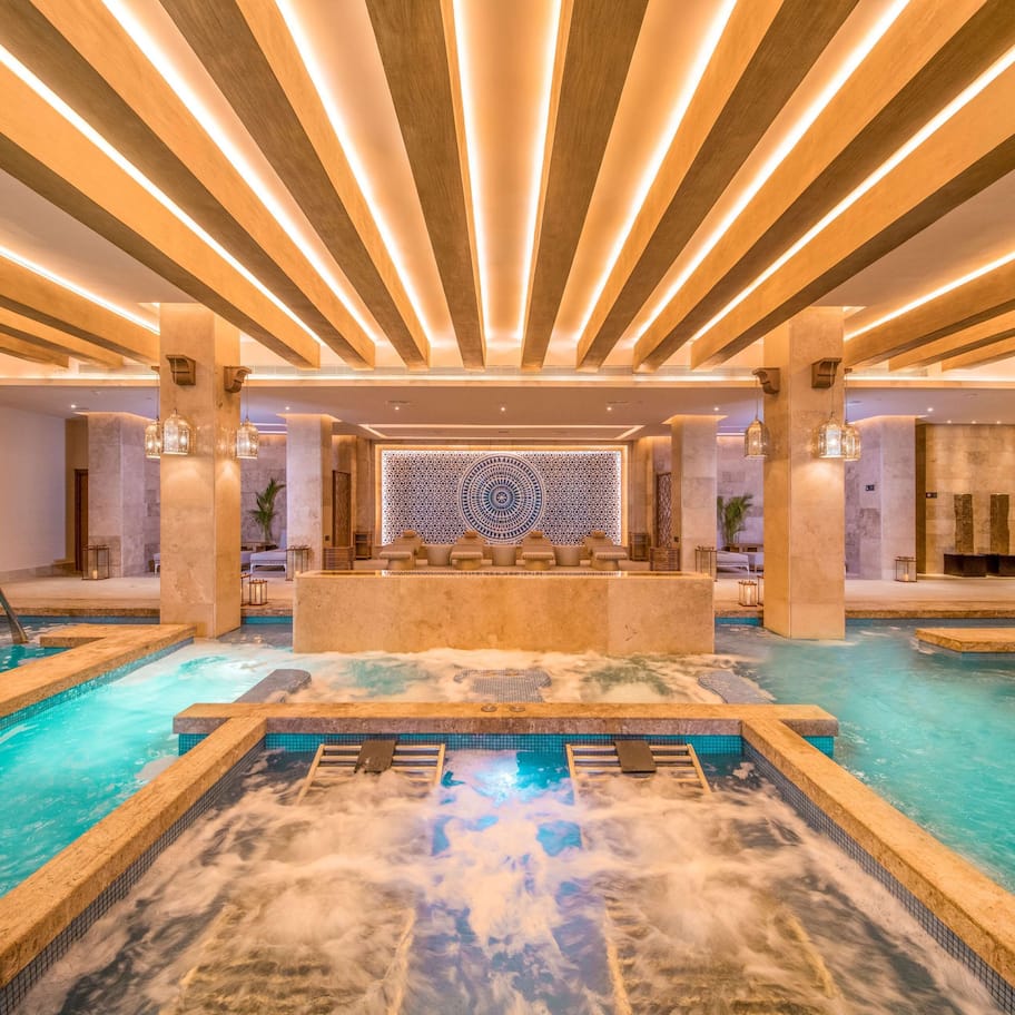 Couples treatment rooms, sauna, hot tub, steam room, Turkish bath