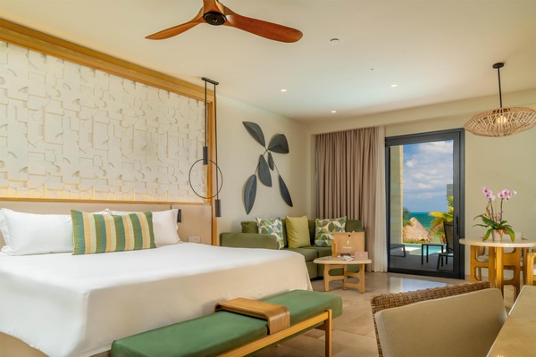 Premium bedding, pillowtop beds, minibar (free items), in-room safe