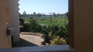 Unclassified image, 5 of 8, button - Makenzy 3 (Larnaca)