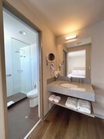 Shower, free toiletries, hair dryer, towels