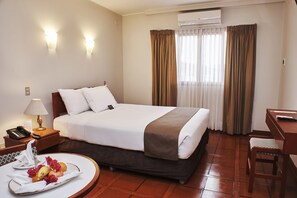 Minibar, in-room safe, desk, free WiFi