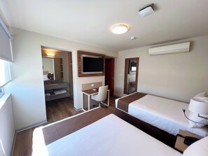 Minibar, coffres-forts dans les chambres, bureau, Wi-Fi gratuit