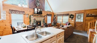 Always Christmas 2 Bedroom Cabin by RedAwning