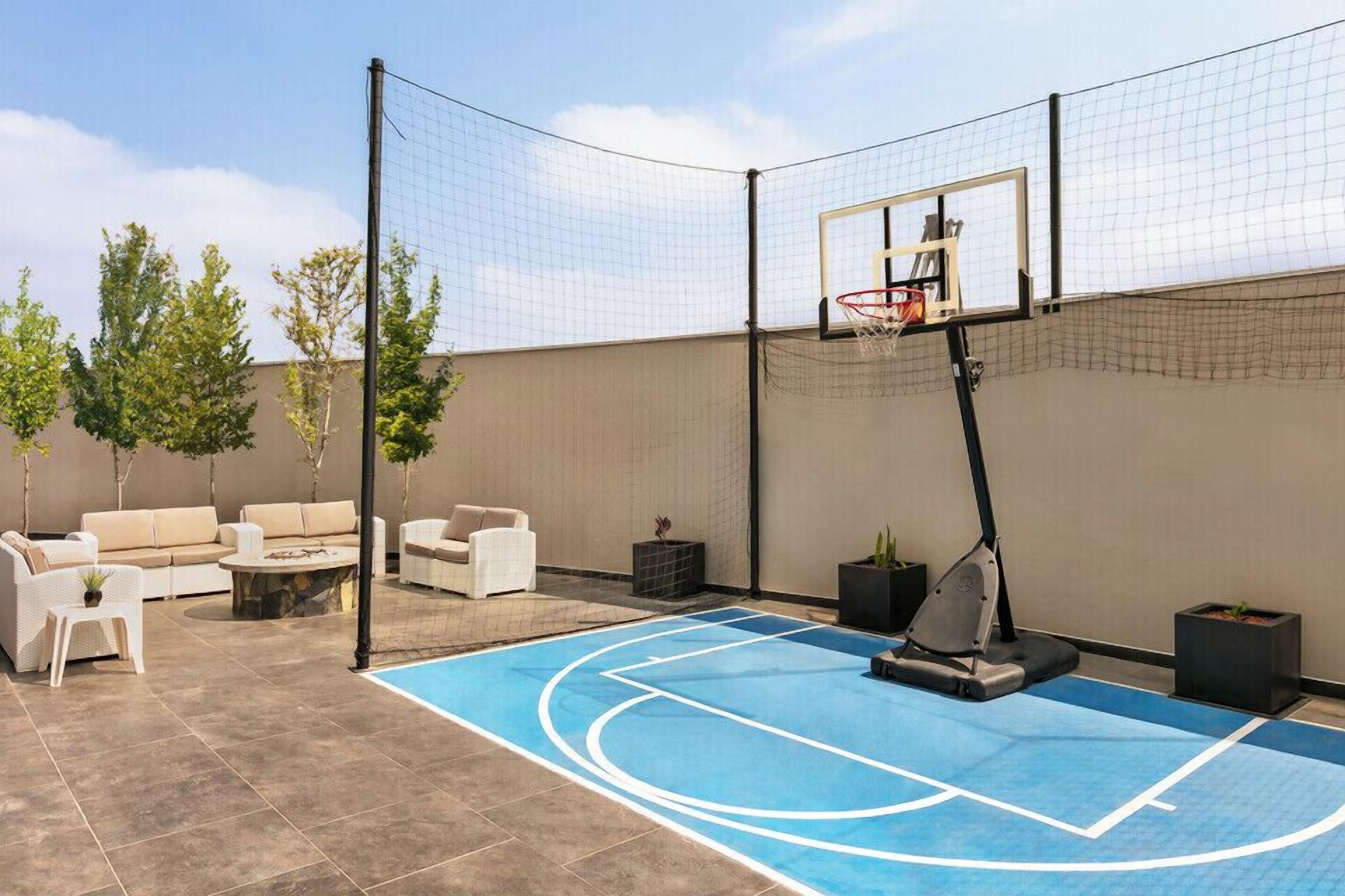 children’s play area – outdoor