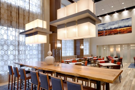 Lobby. Hampton Inn & Suites Rexburg