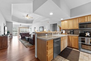 Leilighet, 4 soverom | Eget kjøkken | Kjøleskap, mikrobølgeovn, ovn og oppvaskmaskin