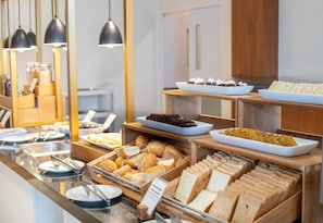 Free daily buffet breakfast - DM Hoteles Tacna (Tacna)