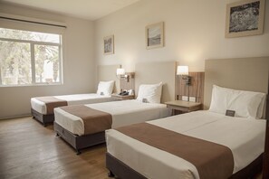 Basic Triple Room, 3 Twin Beds | Minibar, in-room safe, desk, free WiFi