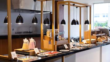 Free daily buffet breakfast
