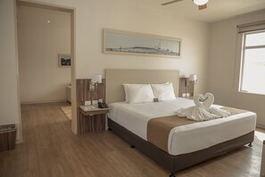 Minibar, in-room safe, desk, free WiFi - DM Hoteles Tacna (Tacna)