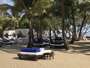 En la playa, arena blanca, buceo, snorkel