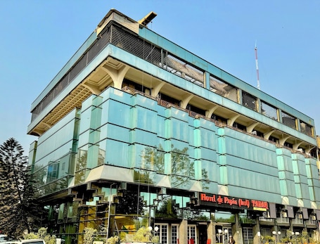 Front of property. Hotel de Papae Intl