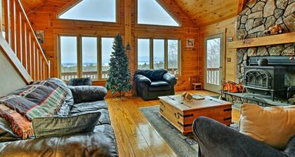 Spacious Gilford Retreat w/ Deck: 2 Mi to Skiing!