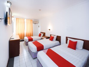 Superior Suite | Desk, free WiFi, bed sheets
