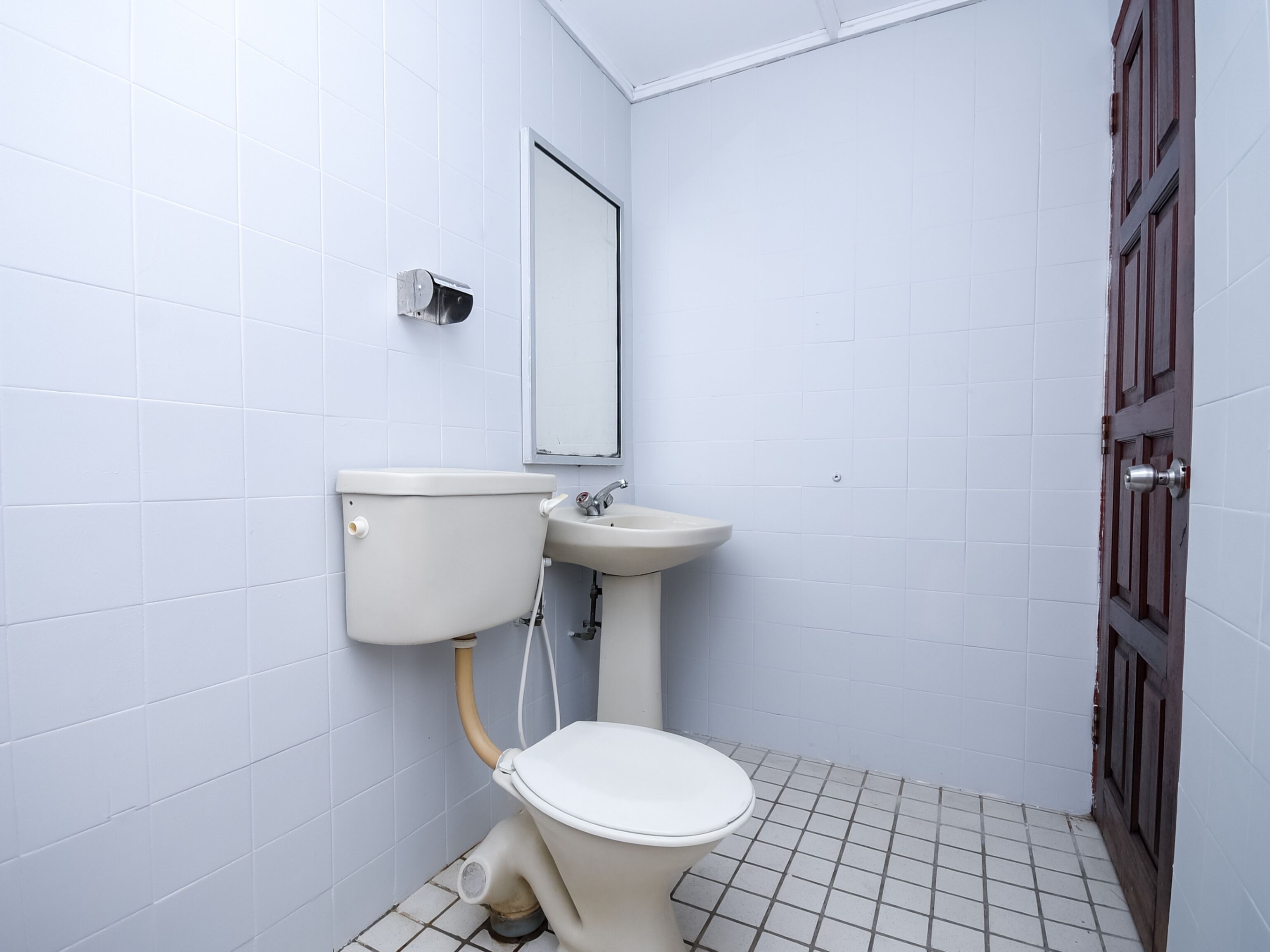 superior suite | bathroom | shower, free toiletries, bidet, towels