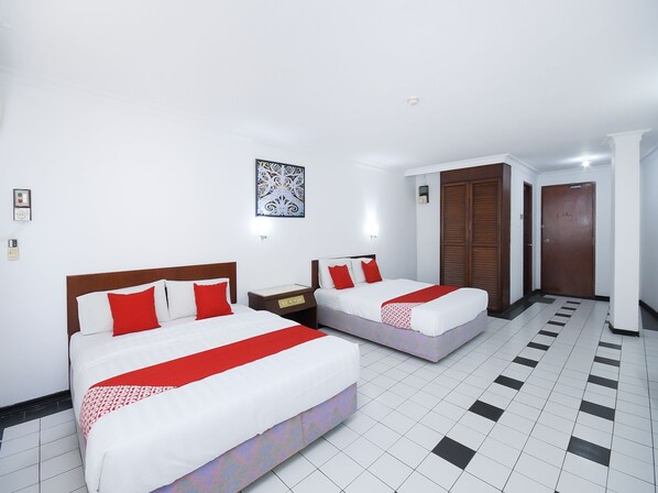 Family Suite | Desk, free WiFi, bed sheets - Super OYO 1018 Telang Usan Hotel Miri (Miri)